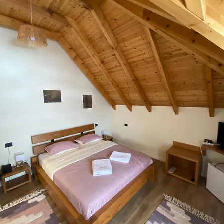 Πανσιόν Joen Village 4*