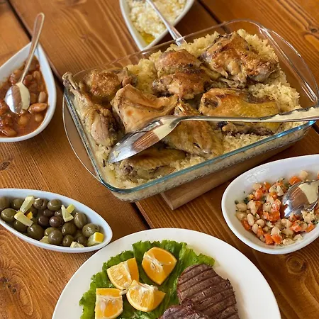 Joen Village 4* Librazhet