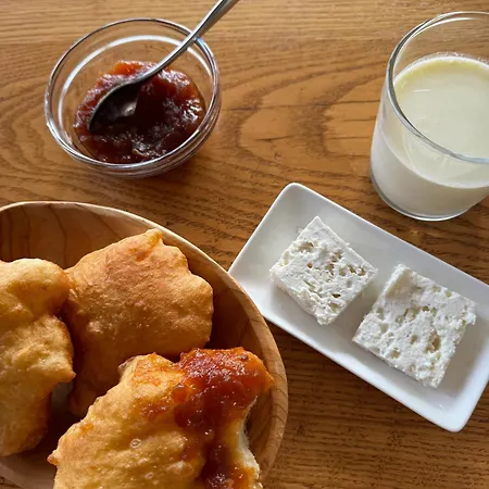 Joen Village 4* Librazhet