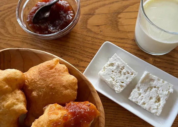 Joen Village 4* Librazhet