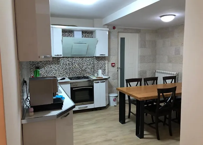 Joen Village 4* Librazhet